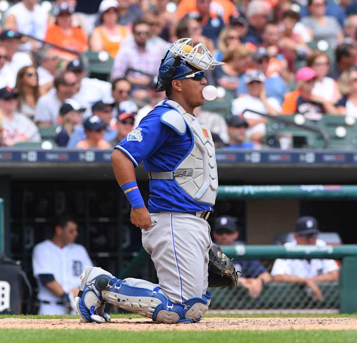 royals-catcher-perez-kneeling.jpg